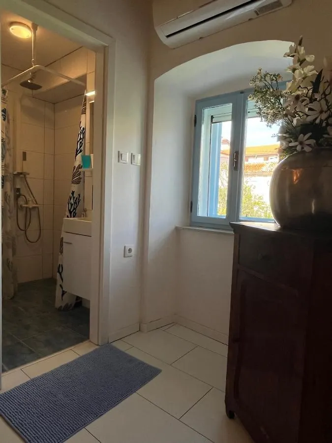 Gemuetliches Apartment In Der Altstadt V. Punat Croatia